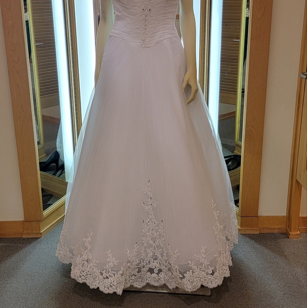 Wedding gown